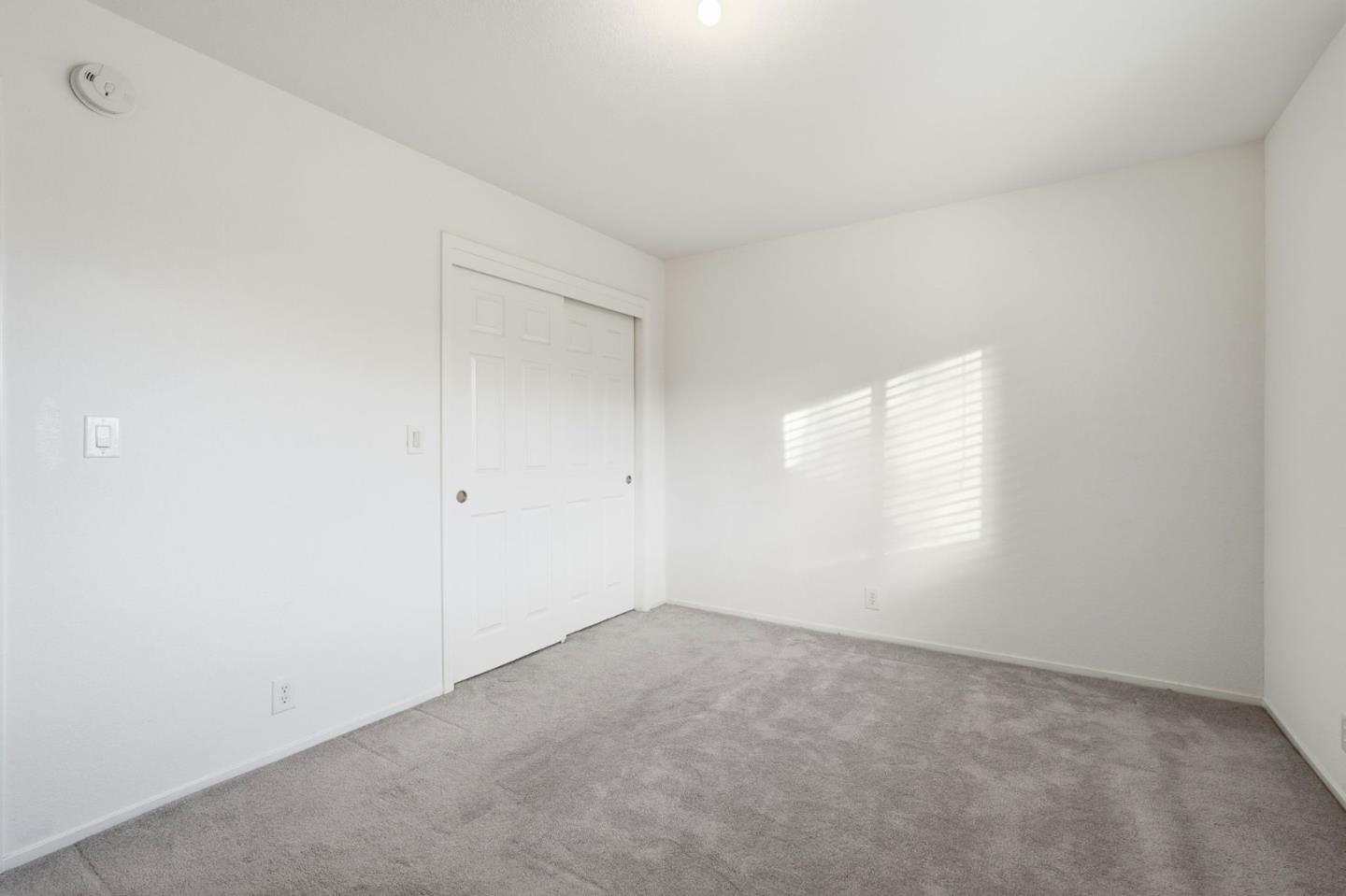 1672 Bailey Drive Ripon, CA 95366 - Photo 32 of 49 an empty room with a window