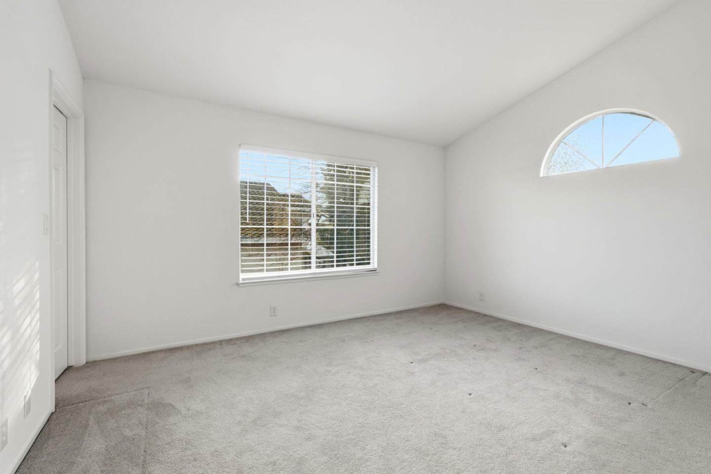 1672 Bailey Drive Ripon, CA 95366 - Photo 34 of 49 an empty room with windows