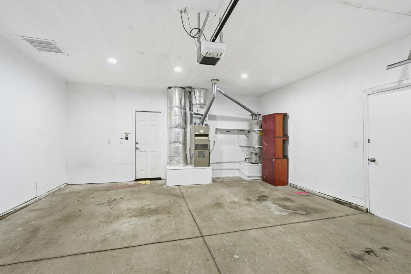 1672 Bailey Drive Ripon, CA 95366 - Photo 45 of 49 a view of a livingroom with a ceiling fan and window