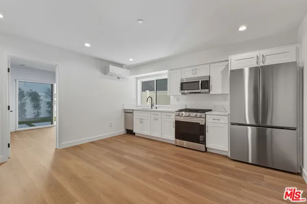 $2,300 | 14167 B Erwin Street, Van Nuys, CA 91401