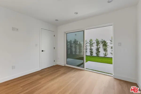 $2,300 | 14167 B Erwin Street, Van Nuys, CA 91401