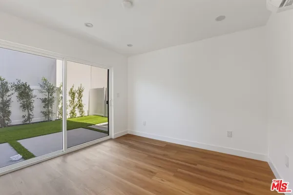 $2,300 | 14167 B Erwin Street, Van Nuys, CA 91401