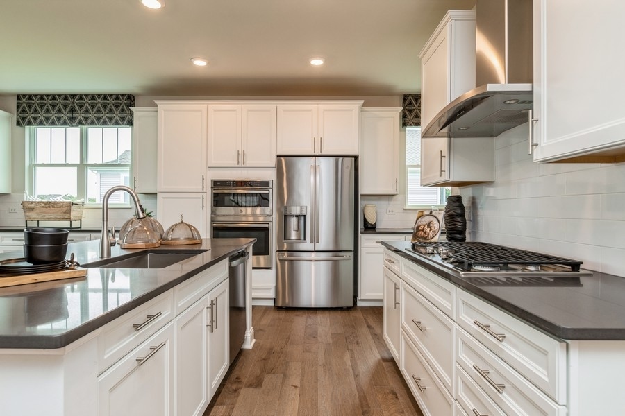 106 Ellis Road Algonquin, IL 60102 - Photo 3 of 33 Gallery Image 3