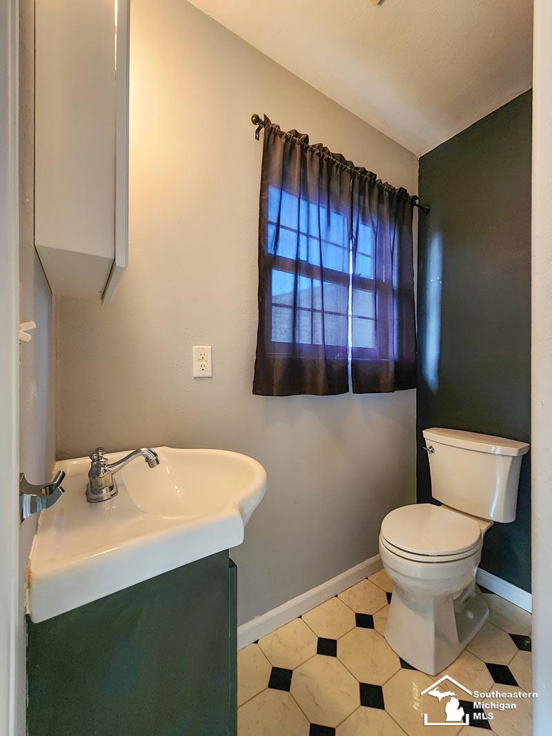 3068 3rd Street Monroe, MI 48162 - Photo 11 of 20 50163112-253a5cac-4242-493c-9e44-53c135f78405.JPG