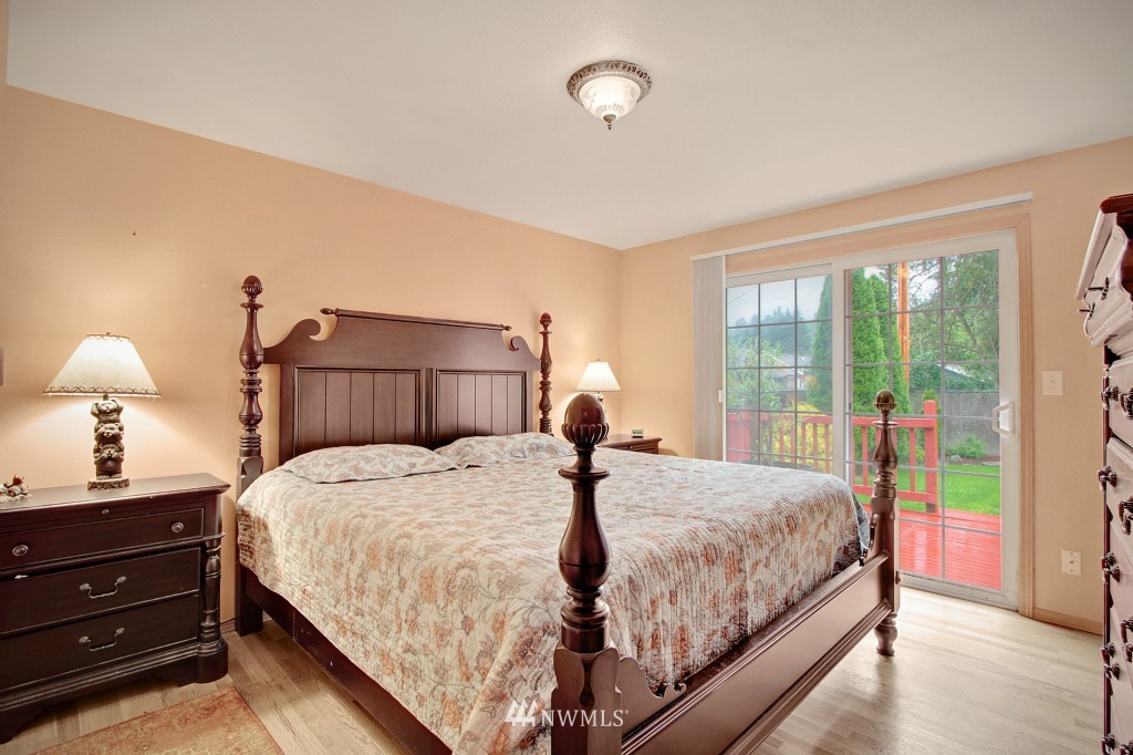 13216 Southeast 151st Street Renton, WA 98058 - Photo 7 of 13 Gallery Image 7