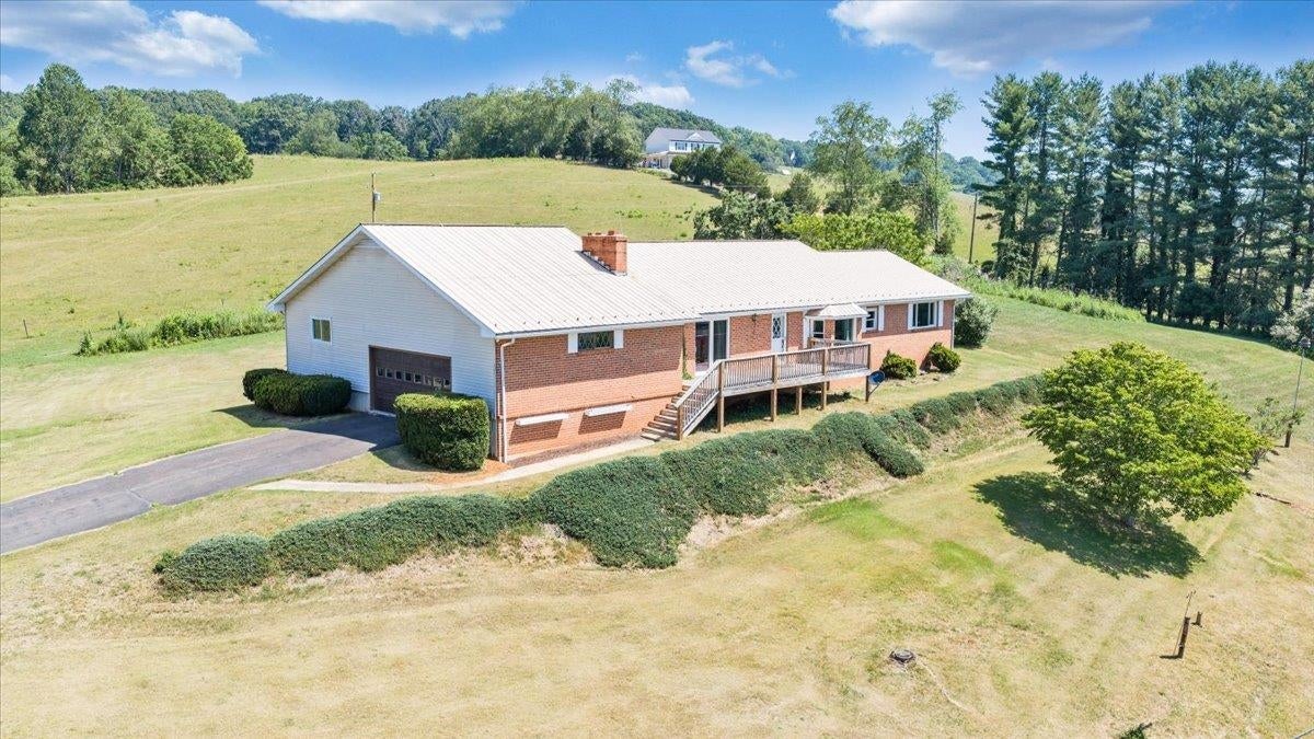 2162 Reed Creek Drive Draper, VA 24324 - Photo 41 of 67 Gallery Image 41