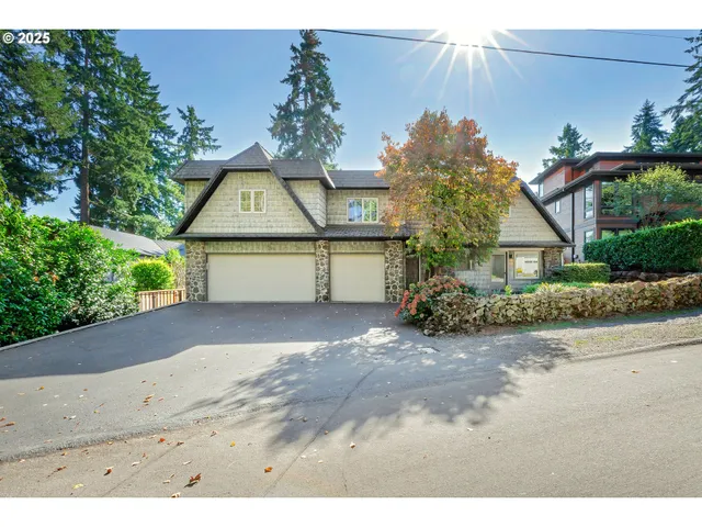 $2,300,000 | 408 Ridgeway Road, Lake Oswego, OR 97034