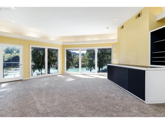 $2,300,000 | 408 Ridgeway Road, Lake Oswego, OR 97034