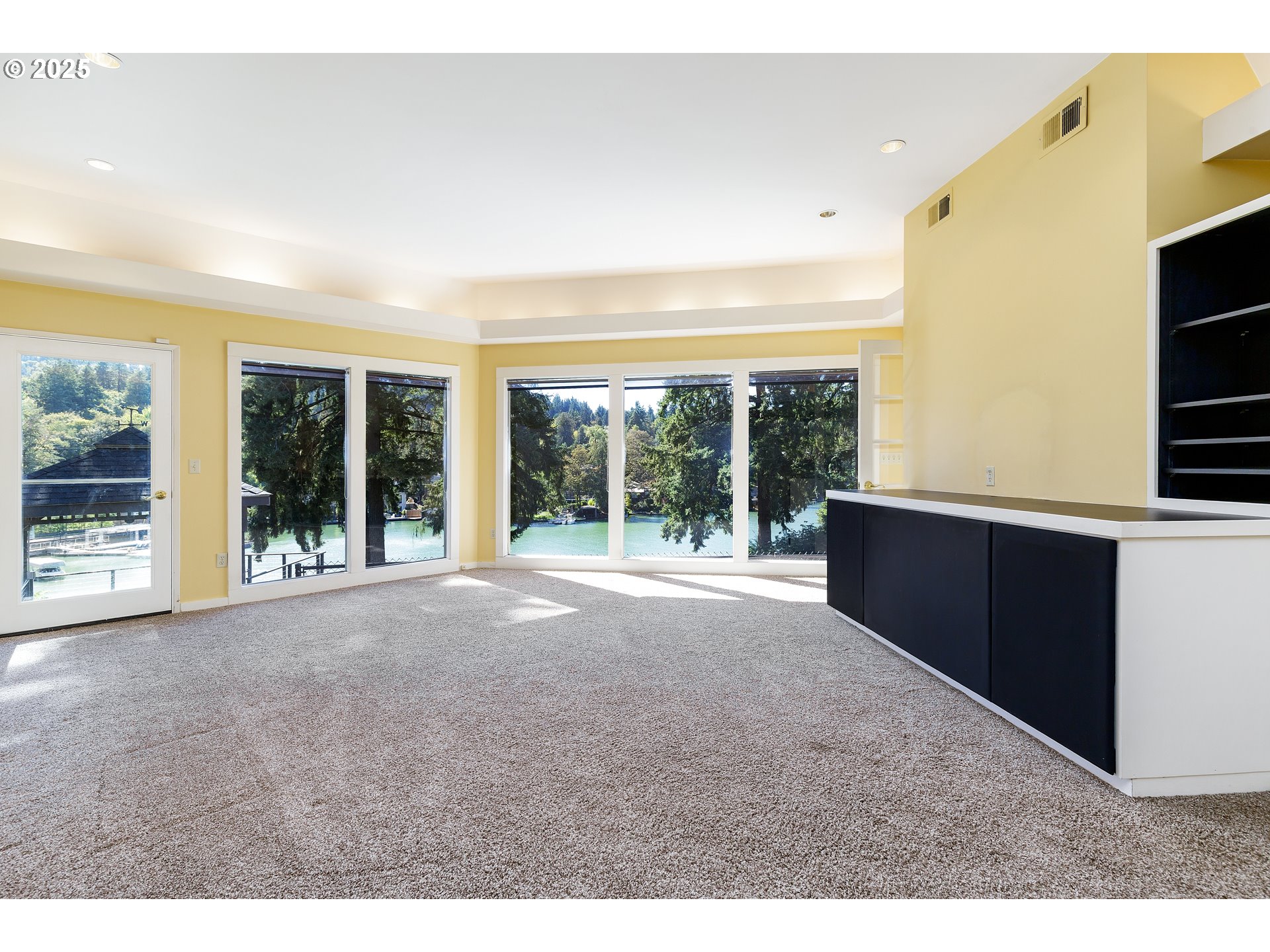 408 Ridgeway Road Lake Oswego, OR 97034 - Photo 18 of 39 Utility Room