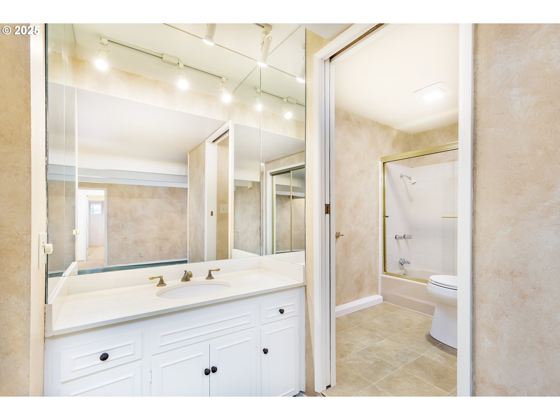 408 Ridgeway Road Lake Oswego, OR 97034 - Photo 25 of 39 Guest Quarters