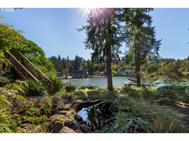 $2,300,000 | 408 Ridgeway Road, Lake Oswego, OR 97034