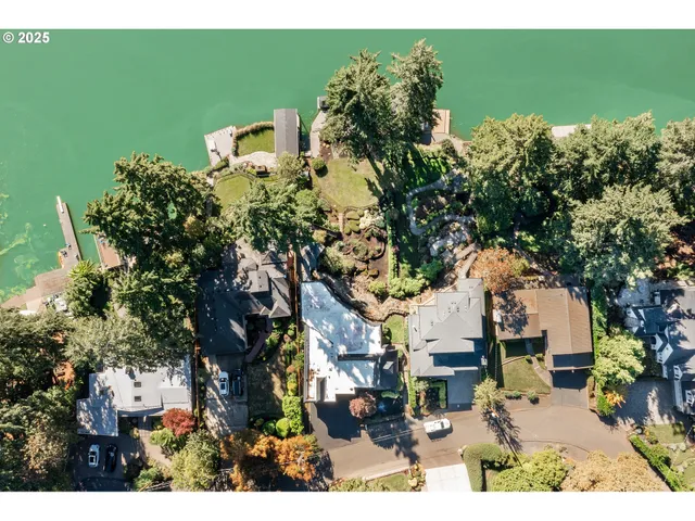 $2,300,000 | 408 Ridgeway Road, Lake Oswego, OR 97034