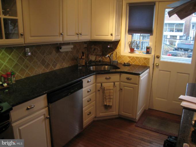 1632 Hardwick Road Towson, MD 21286 - Photo 8 of 18 Kitchen
