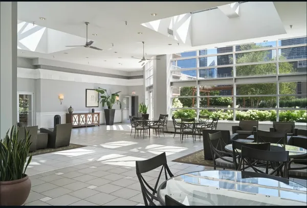 $4,000 | 545 North Dearborn Street, Unit 2707, Chicago, IL 60654