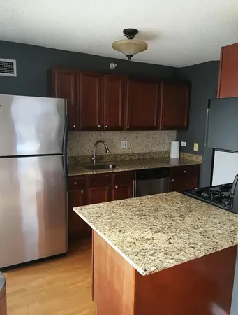$4,000 | 545 North Dearborn Street, Unit 2707, Chicago, IL 60654