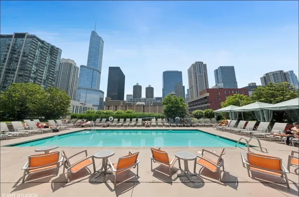 $4,000 | 545 North Dearborn Street, Unit 2707, Chicago, IL 60654