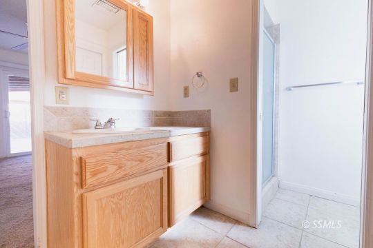929 South Ranger Street Ridgecrest, CA 93555 - Photo 16 of 25 a utility room with dryer and washer
