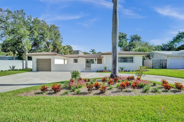 $880,000 | 2111 Northeast 35th Street, Lighthouse Point, FL 33064