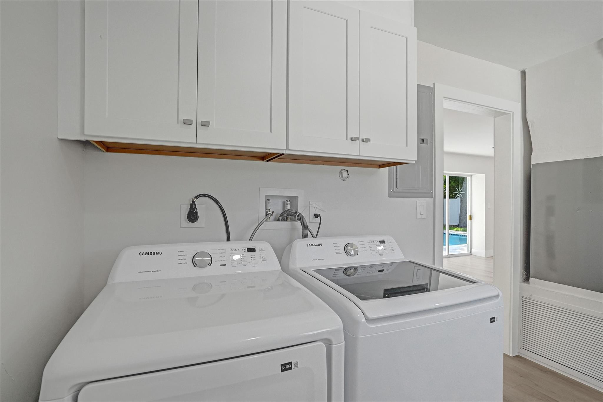2111 Northeast 35th Street Lighthouse Point, FL 33064 - Photo 18 of 27 New Washer/Dryer