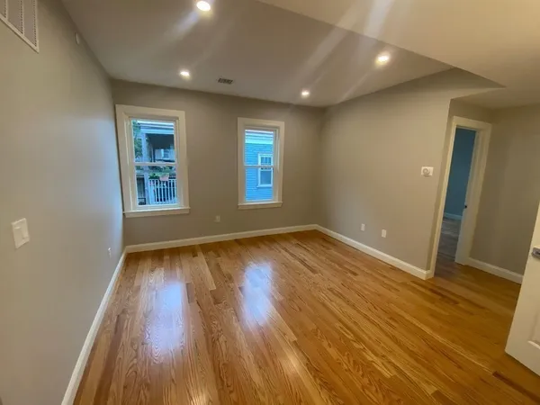 $4,800 | 101 Pleasant Street, Unit 3, Boston, MA 02125