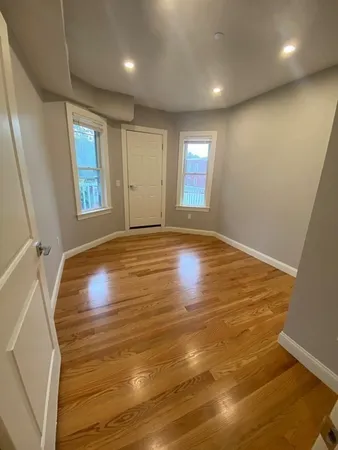 $4,800 | 101 Pleasant Street, Unit 3, Boston, MA 02125