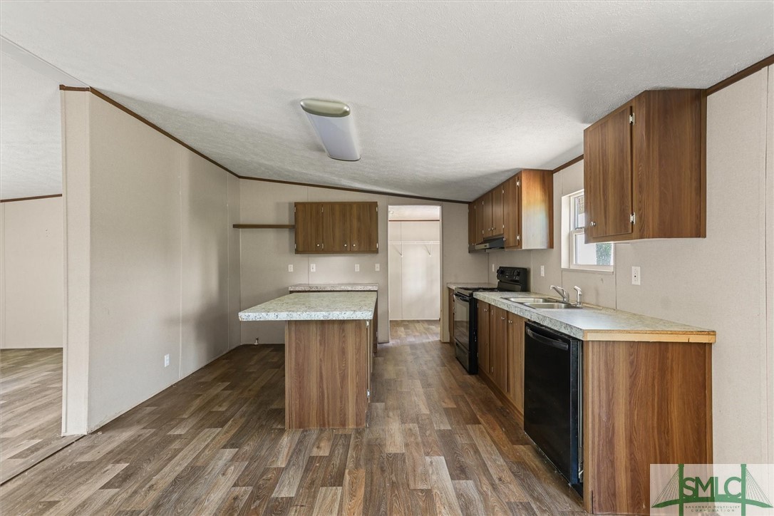 108 Mary Todd Road Hinesville, GA 31313 - Photo 11 of 36 Kitchen