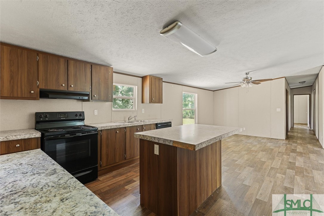 108 Mary Todd Road Hinesville, GA 31313 - Photo 13 of 36 Kitchen 1.1