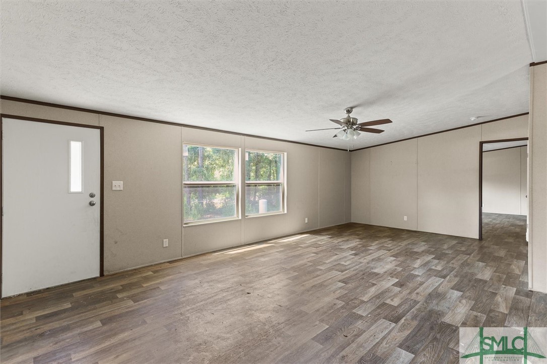 108 Mary Todd Road Hinesville, GA 31313 - Photo 6 of 36 Living Room