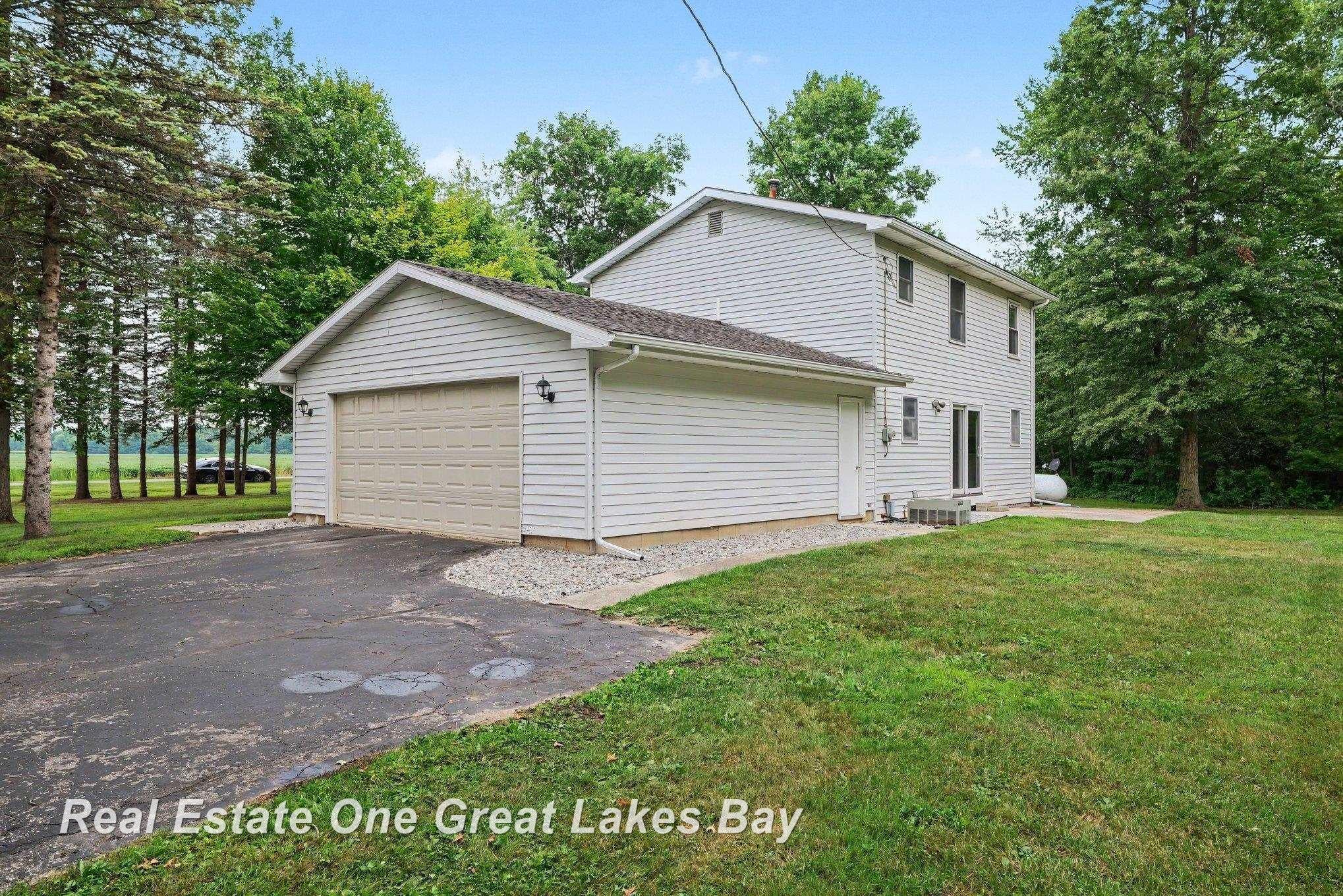 2289 South Brennan Road Hemlock, MI 48626 - Photo 5 of 37 Gallery Image 5