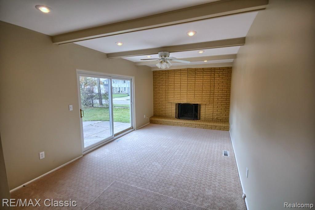 17529 West Thirteen Mile Road Southfield, MI 48076 - Photo 12 of 34 Family Room.jpg