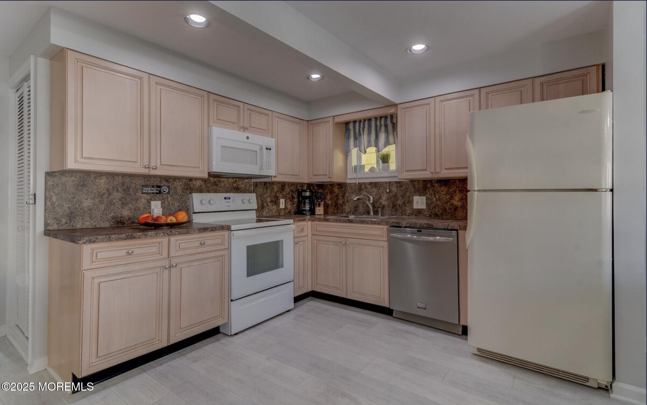 10 Seaview Avenue, Unit 2 Ocean Grove, NJ 07756 - Photo 7 of 23 Screen Shot 2025-02-05 at 11.54.24 AM