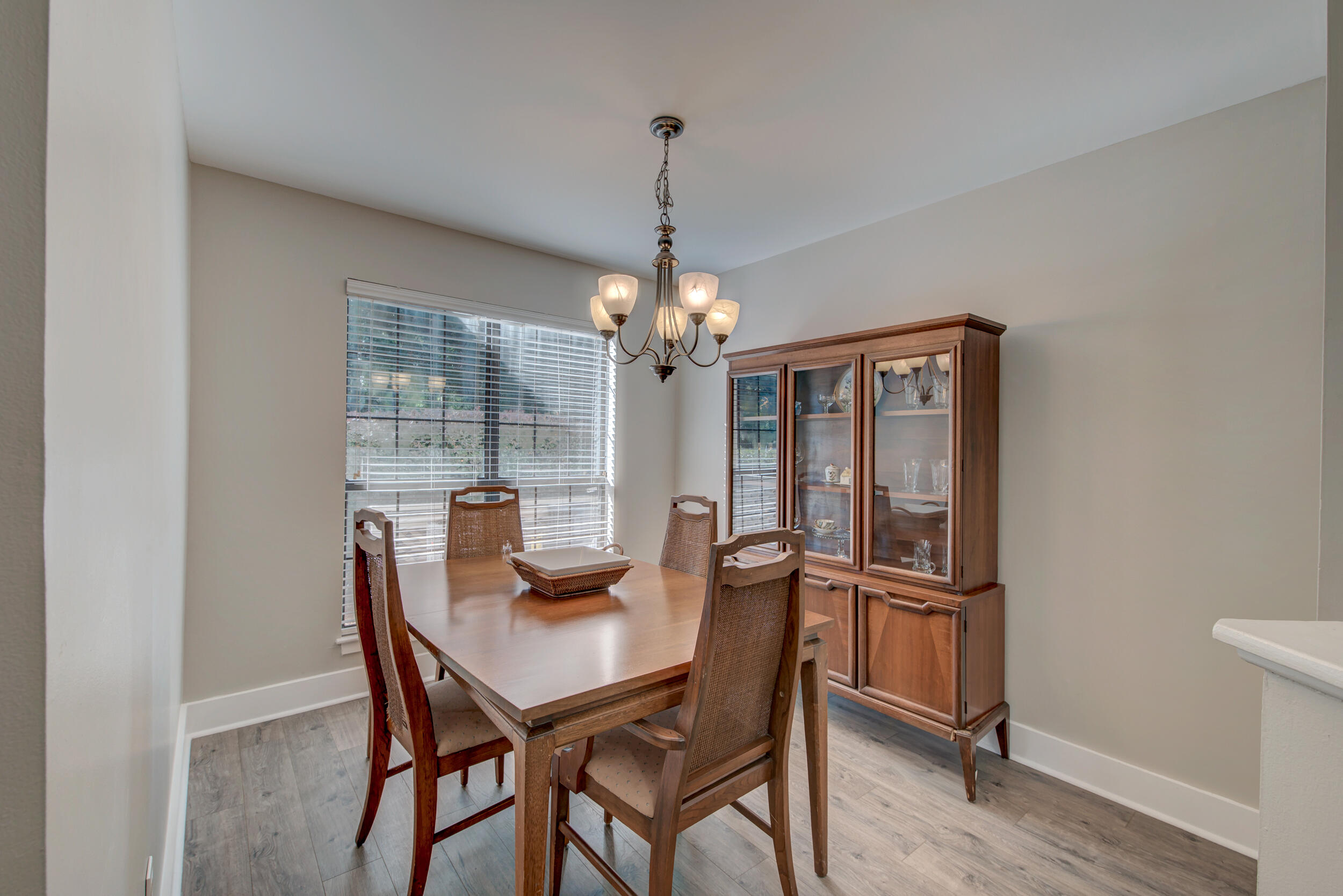 348 Sandpiper Drive, Unit G Mount Pleasant, SC 29464 - Photo 6 of 57 _DSC0908_09_10_11_12