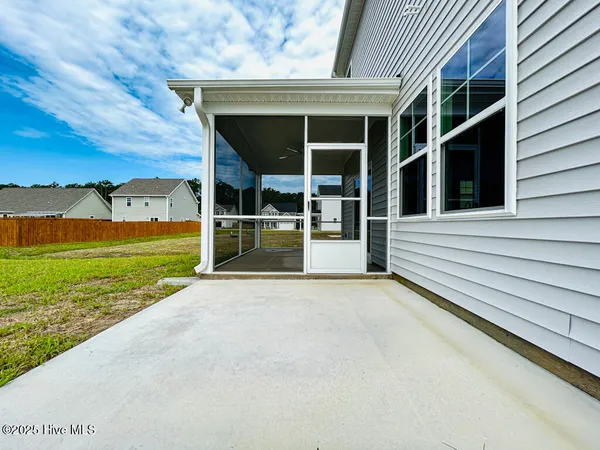 $480,000 | 504 Yellow Birch Way, Hubert, NC 28539