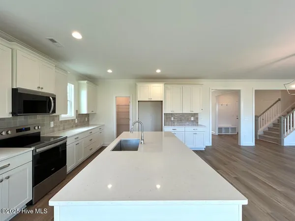 $480,000 | 504 Yellow Birch Way, Hubert, NC 28539