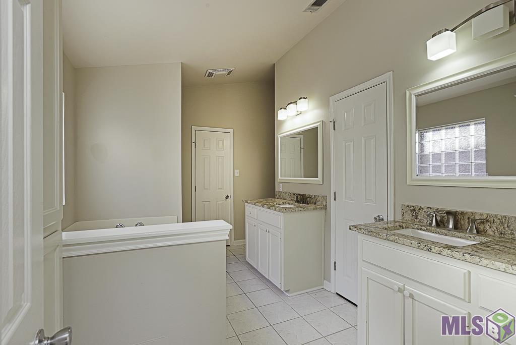 17419 Kaitlyn Drive Baton Rouge, LA 70817 - Photo 13 of 23