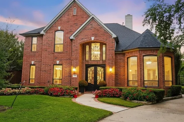 $799,900 | 3720 Cripple Creek Court, Bedford, TX 76021