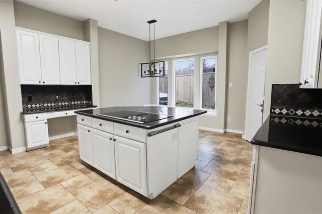 $799,900 | 3720 Cripple Creek Court, Bedford, TX 76021