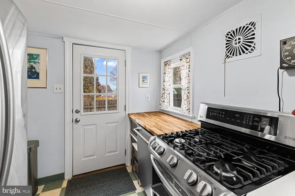 $381,500 | 416 Cedar Street, Jenkintown, PA 19046
