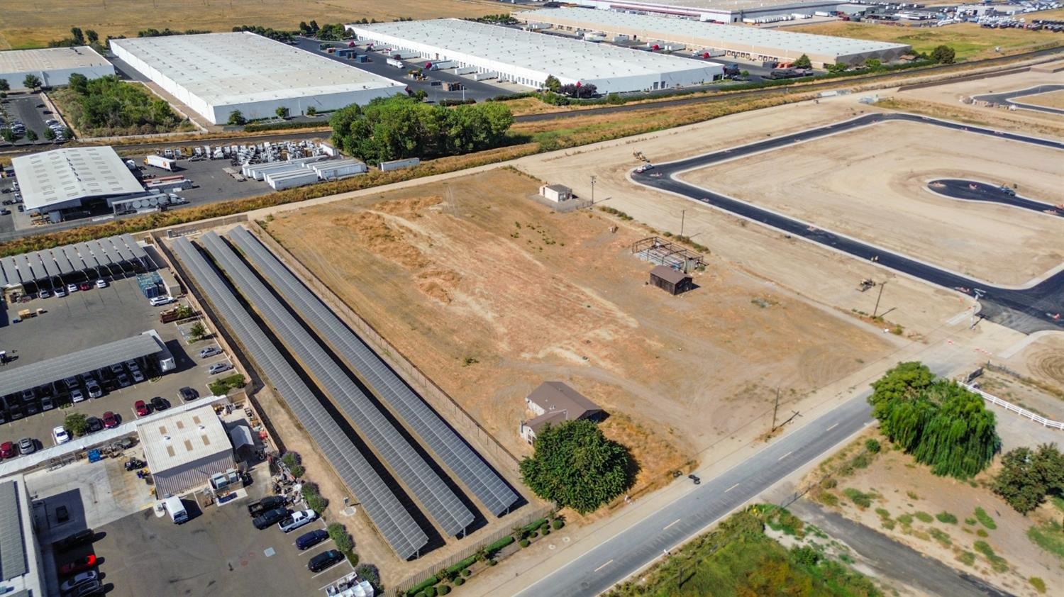 259 Swanson Road Manteca, CA 95337 - Photo 3 of 27