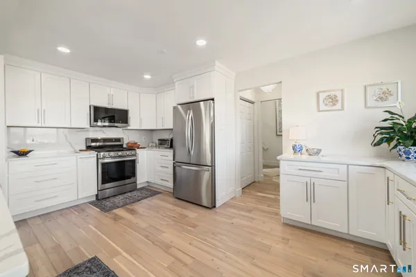 $879,900 | 2 Old Town Highway, Unit 12, East Haven, CT 06512
