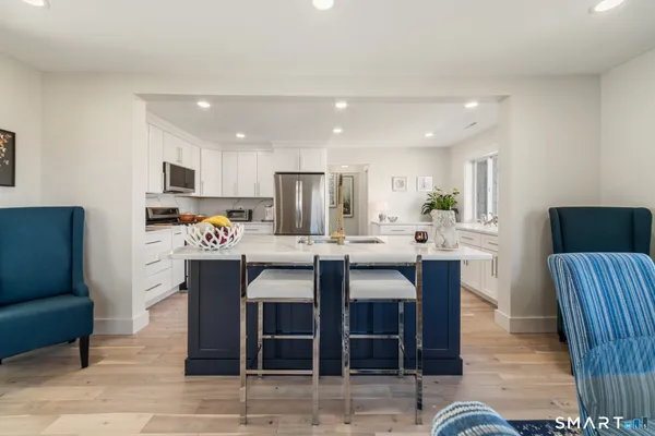 $879,900 | 2 Old Town Highway, Unit 12, East Haven, CT 06512