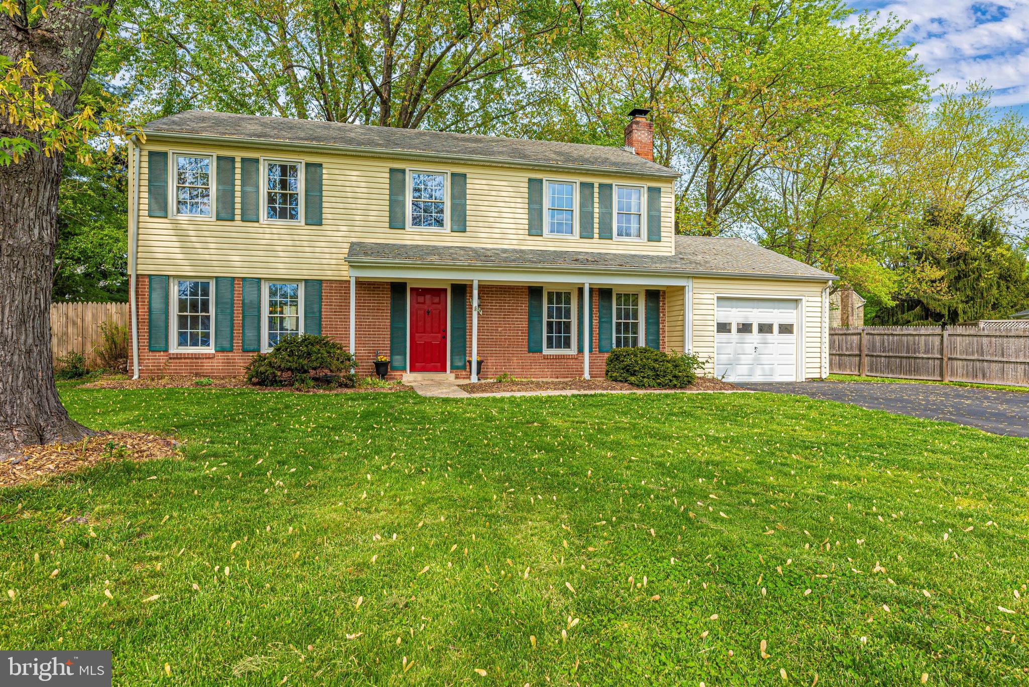 17405 Chiswell Road Poolesville, MD 20837 - Photo 1 of 63 4 BR 2.5 BA on a cul-de-sac!