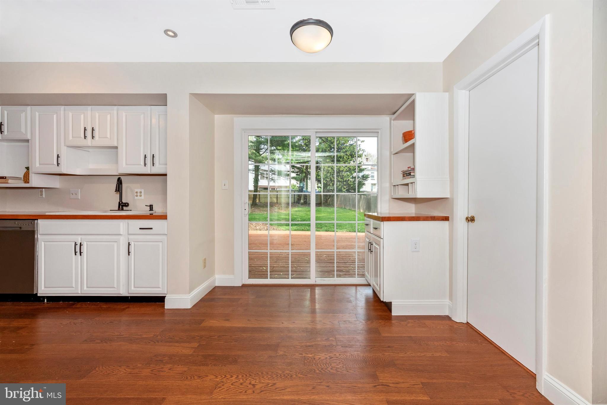 17405 Chiswell Road Poolesville, MD 20837 - Photo 12 of 63 Breakfast Area