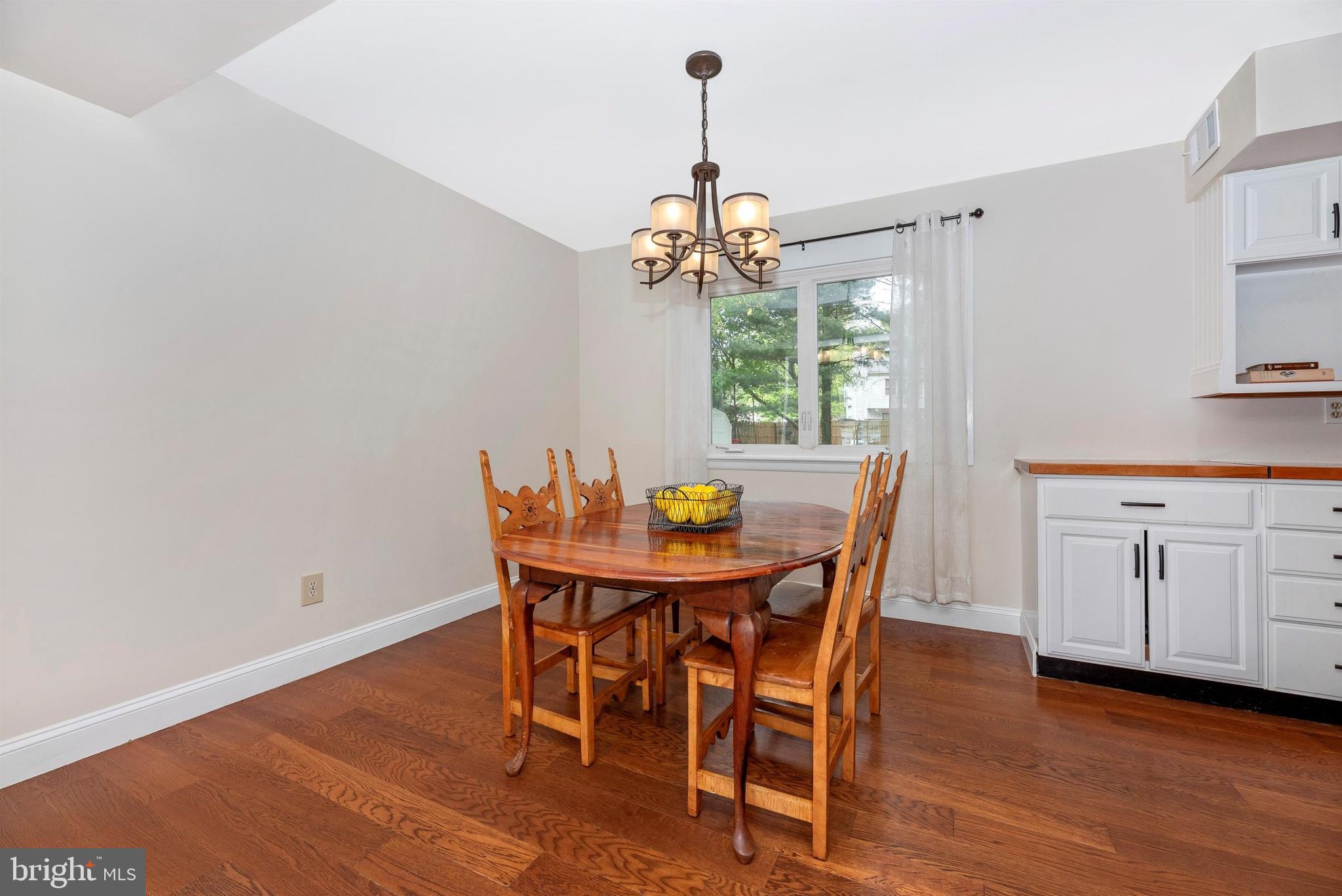17405 Chiswell Road Poolesville, MD 20837 - Photo 13 of 63 Dining Room