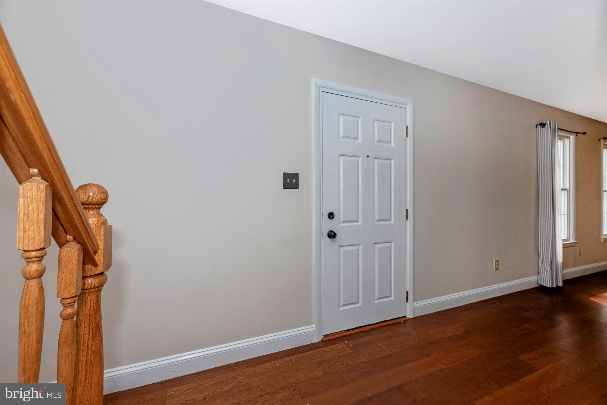 17405 Chiswell Road Poolesville, MD 20837 - Photo 3 of 63 Gracious Entry Foyer