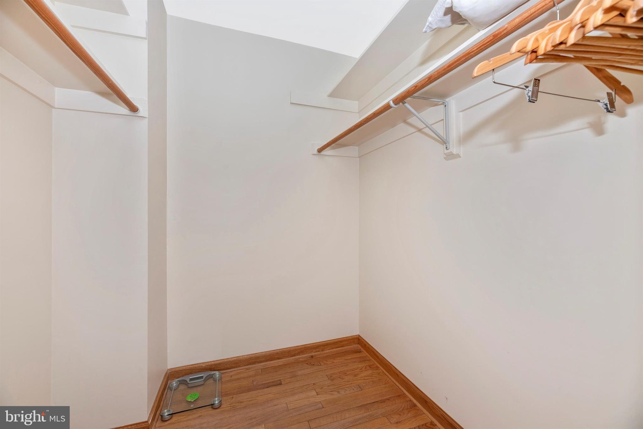 17405 Chiswell Road Poolesville, MD 20837 - Photo 33 of 63 HUGE Walk-in