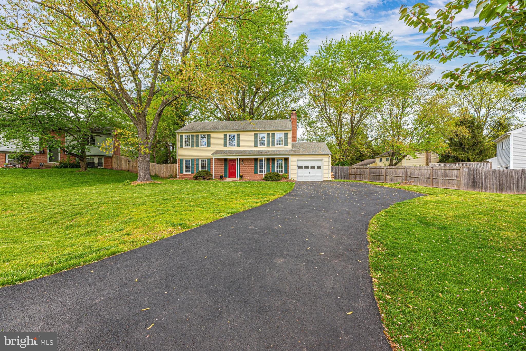 17405 Chiswell Road Poolesville, MD 20837 - Photo 49 of 63 Long driveway