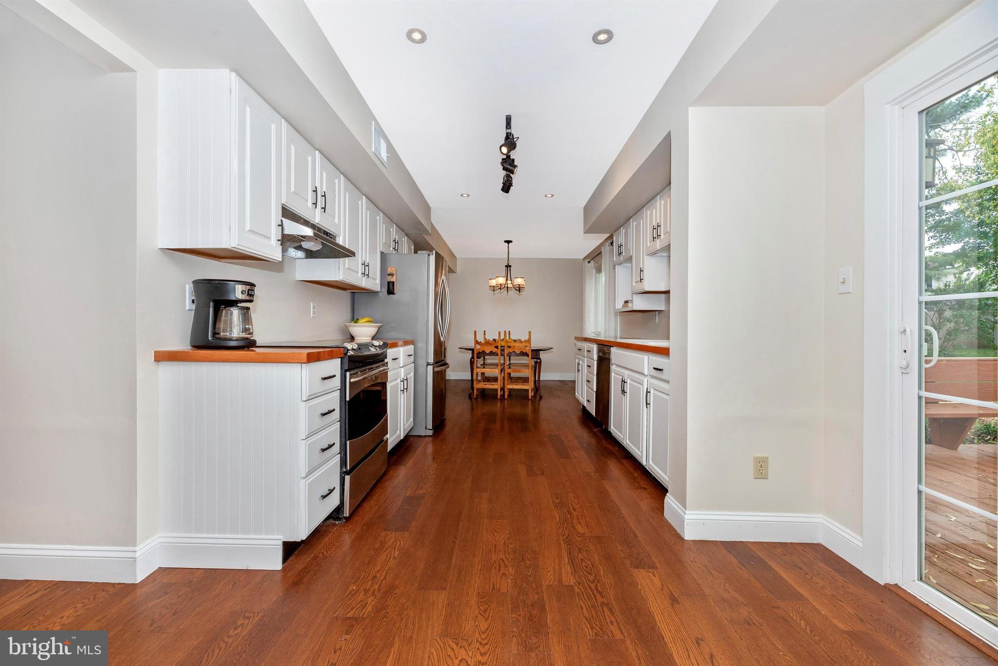 17405 Chiswell Road Poolesville, MD 20837 - Photo 10 of 63