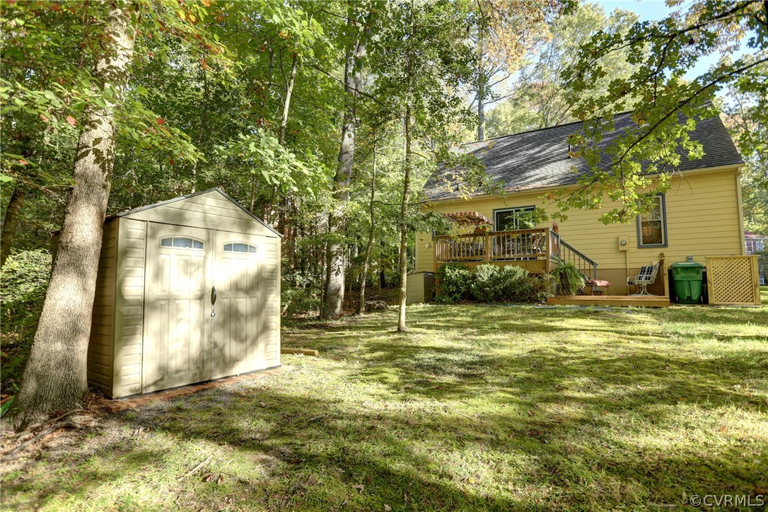 13301 Court Ridge Road Midlothian, VA 23112 - Photo 20 of 24 a view of a yard in front of house