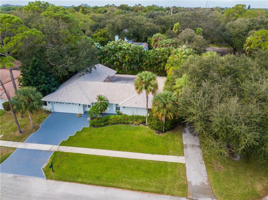 20889 Morada Court Boca Raton, FL 33433 - Photo 2 of 27 Photo 2